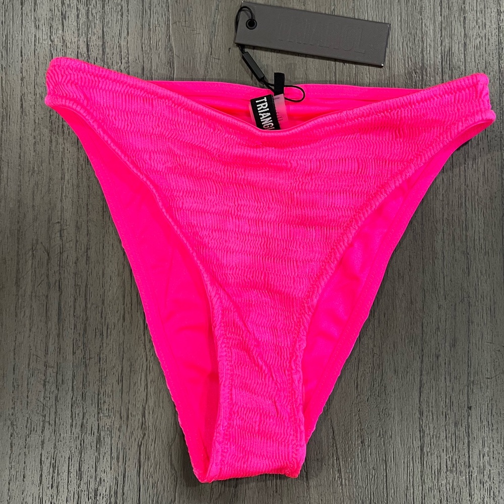 Triangl high waist bottoms cheeky style 🍑